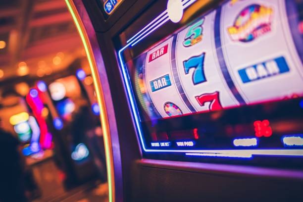 Multiplier payout settlement Roulette wheel landing on lightning number with payout highlight